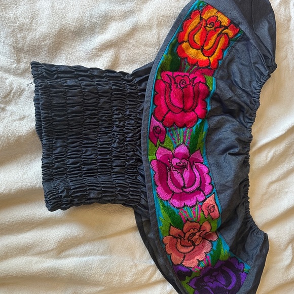 Women's Handmade Floral Embroidered Mexican Crop Top Blouse - Size Small/medium - Picture 10 of 10